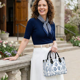 Catholight Sacred Elegance: Blaue und weiße Devotion-Ledertasche