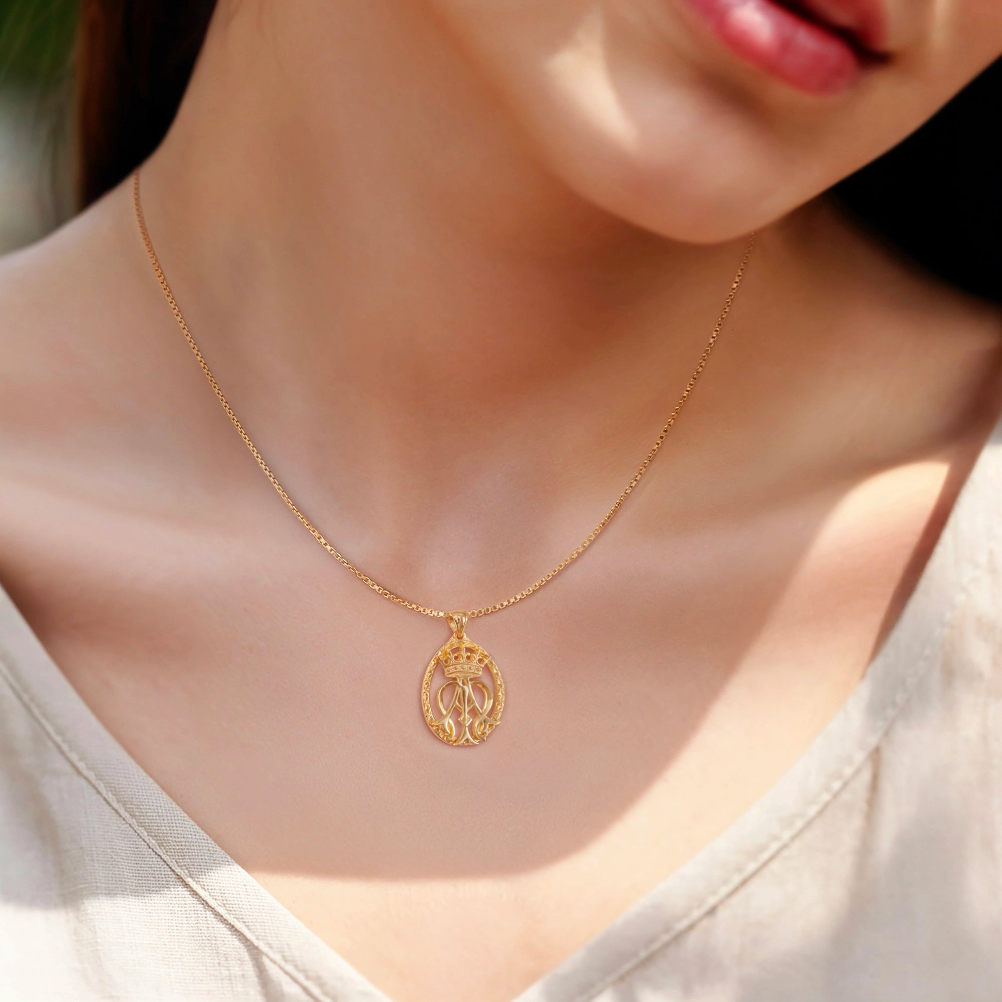 Catholight Offene französische Auspice Maria Halskette aus 14K Gold Vermeil/ Sterling Silber 